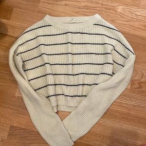 Lightweight knitted sweater